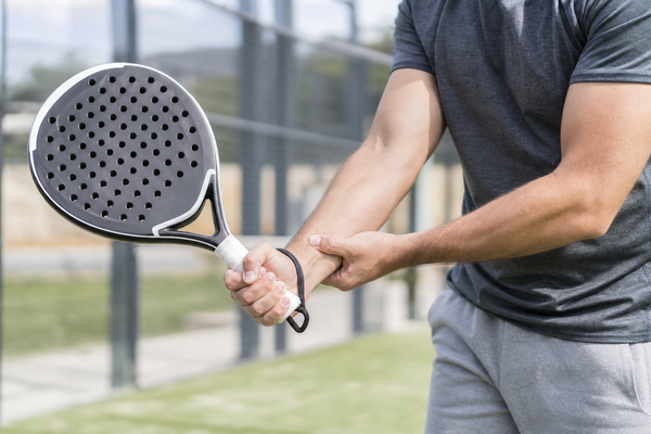 Best Padel Rackets for Tennis Elbow (2026): Comfort, Weight, and Vibration Guide